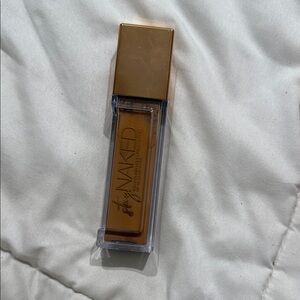 Stay Naked Liquid Foundation - Gold